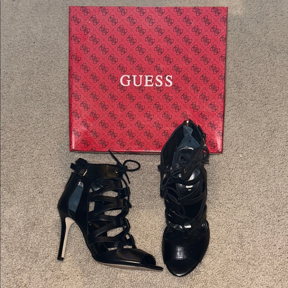 Guess lace up heels🖤